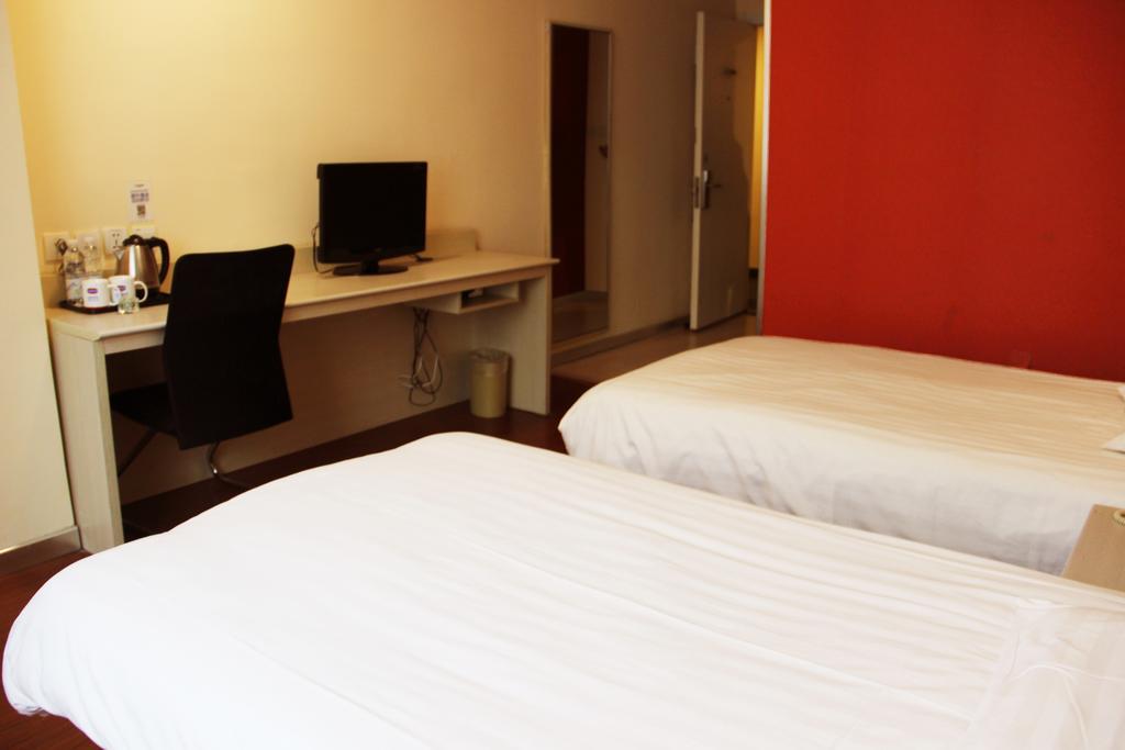 Hanting Express Shenyang Longemont Square Rom bilde